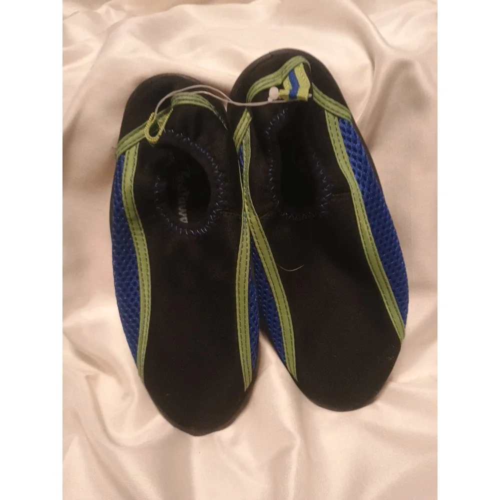 Boys Size 11 Castaways Swim Shoes. Brand New Never Worn